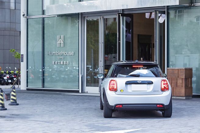 寒舍艾麗酒店與MINI具有相同理念，以對人的關懷為出發點，提供獨一無二的生活體驗感受。圖／汎德MINI提供