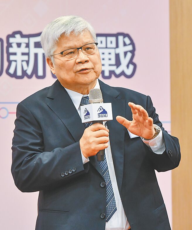 玉山科技协会17日以半导体产业的新挑战为题，举办玉山科技论坛，邀请台积电总裁魏哲家出席并发表专题演讲。（王德为摄）