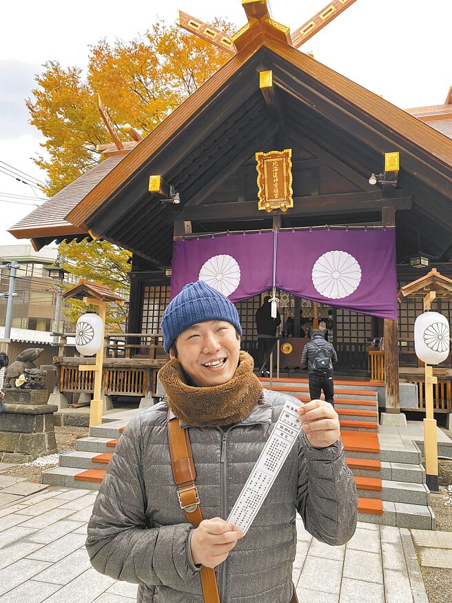 萧煌奇日前赴北海道旅游，开心造访知名景点。（好莉嗨提供）