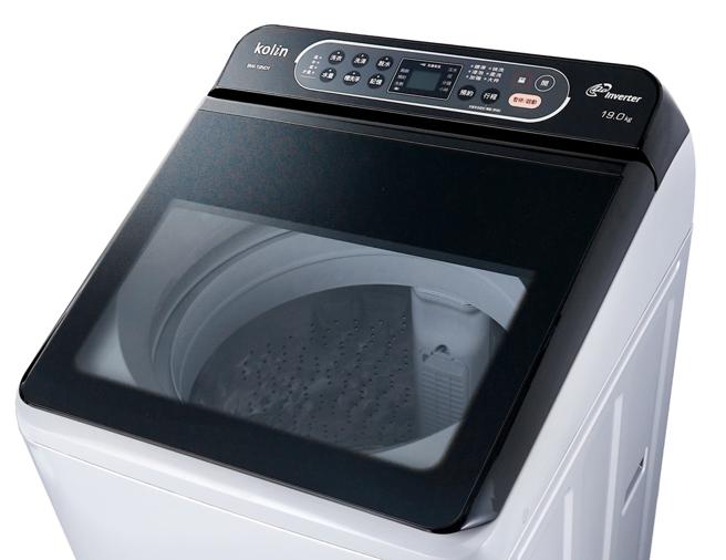 歌林全新直驱变频单槽洗衣机，共推出19、17公斤变频及15公斤定频3款尺寸，强力洗净同时也能减震减音又省电，更採斜面设计让衣物更好拿取。（歌林提供）