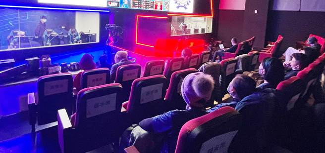 弘光举办全球首场VTuber虚拟实况主电竞赛 ，吸引不少人到现场观赛。(弘光科大提供)