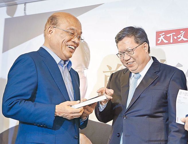 行政院长苏贞昌（左）与桃园市长郑文灿（右）。（本报资料照片）
