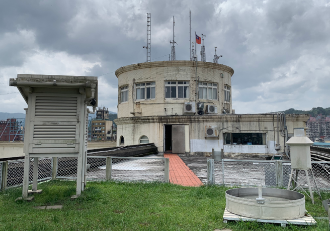 基隆氣象站地理位置特殊，觀測上易形成對照組。（中央氣象局提供）