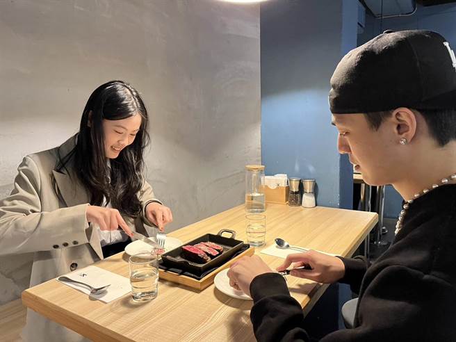 KRIS牛排馆标榜牛排物美价廉，用相对亲民的价格就能吃到高檔滋味。（KRIS牛排馆提供）