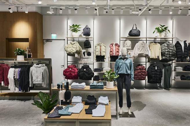 lululemon微风松高新店开幕，总营业面积达125坪。（lululemon提供）