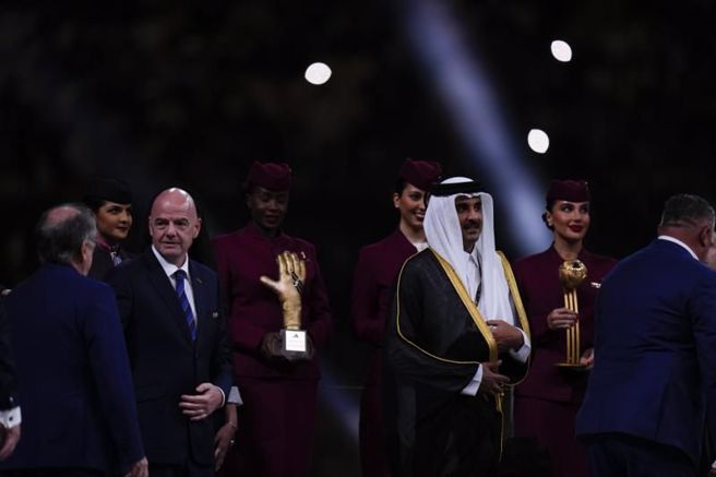 卡塔尔国王：为球迷办了一届非凡的世界杯