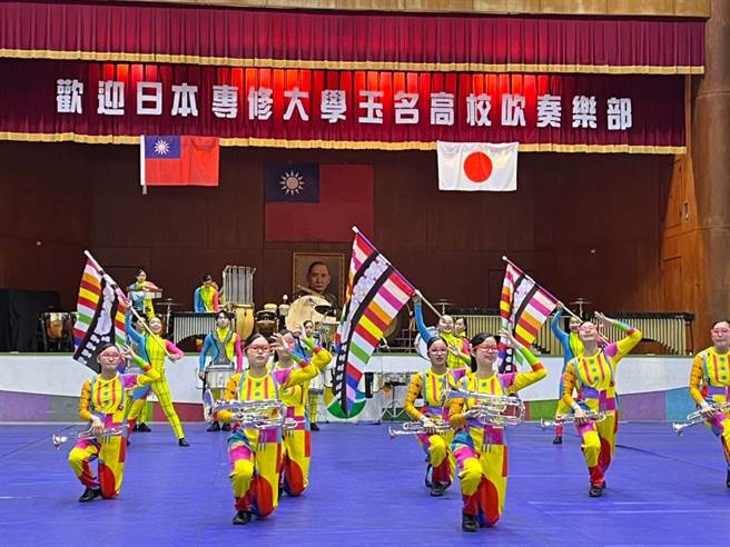 日本专修大学玉名高校吹奏部乐团华丽演出。（嘉义市政府提供／廖素慧嘉市传真）