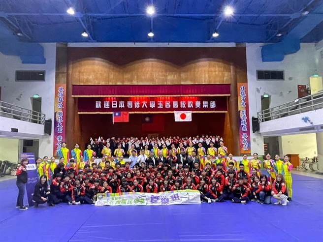 嘉义市北兴国中管乐班师生与日本玉名高校交流。（嘉义市政府提供／廖素慧嘉市传真）