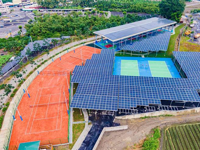 屏县府迁葬公墓，转型成为绿能运动公园。（屏县府提供／林和生屏东传真）