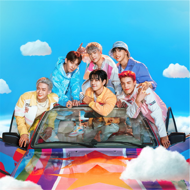 Ozone首张EP封面照搭乘跑车拍摄。（索尼音乐提供）