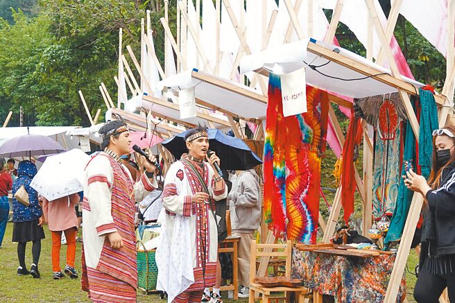 元智大學藝術設計系攜手遠東集團徐元智先生紀念基金會與亞泥，舉辦「2022 山‧市集」活動。（亞洲水泥公司提供／王志偉花蓮傳真）