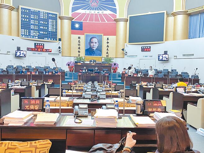 台南市议会25日举行正副议长选举，由谁执掌议会备受关注。（曹婷婷摄）