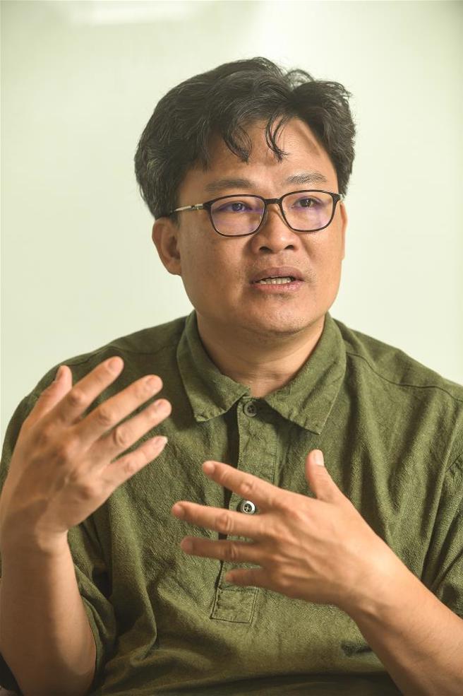 讓如小草般脆弱的影視產業，逐漸長成廣袤的草原，是曾瀚賢創辦瀚草影視的初衷。(圖/莊坤儒)