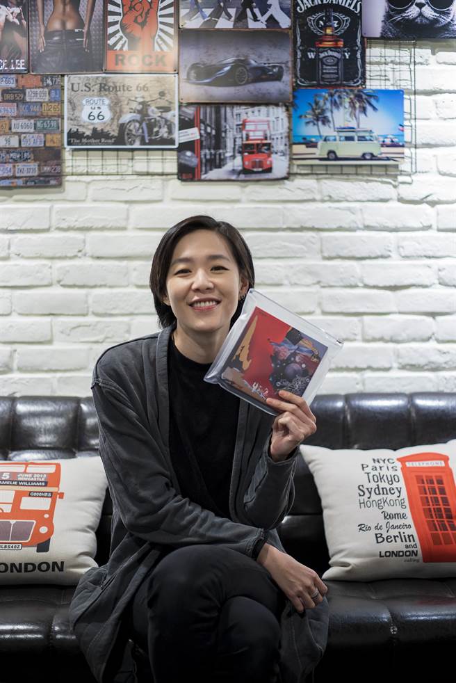 安溥《9522》实体专辑夹链袋外包装多了环保心意。（联成娱乐提供）