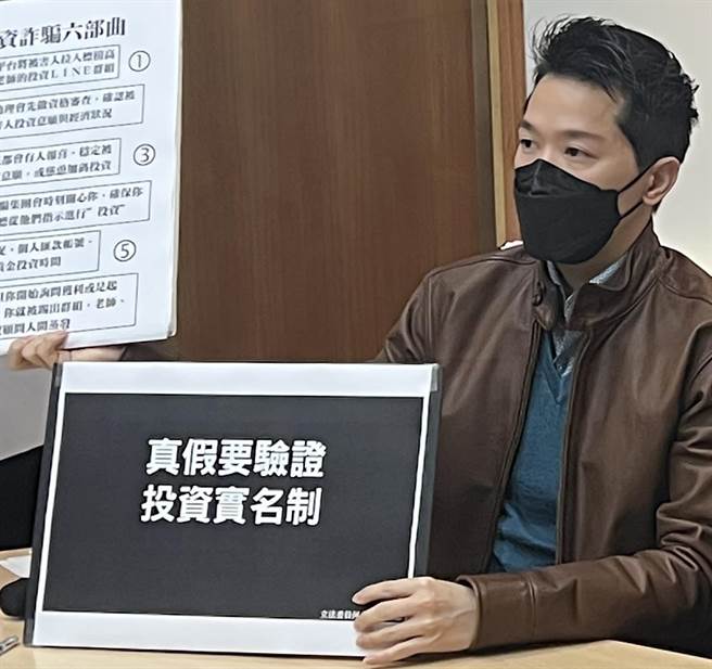 对于兵役延长与否，民进党立委何志伟表示，这不是是非题而是如何做，而会期即将结束，要面对就把役期讲清楚。（游念育摄）