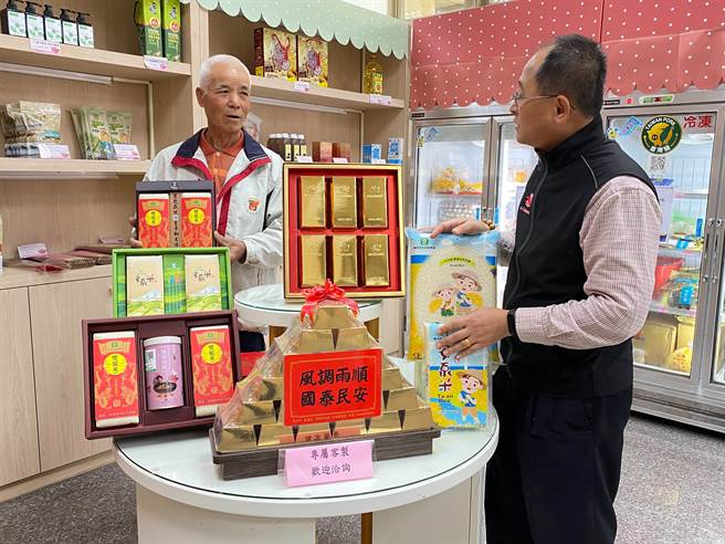 台中市大安區農會今年創會百周年，從早期蓽路藍縷的艱辛歲月，邁向目前的精緻化農會，並積極研發推廣發展「安農五寶」。（大安區農會提供）
