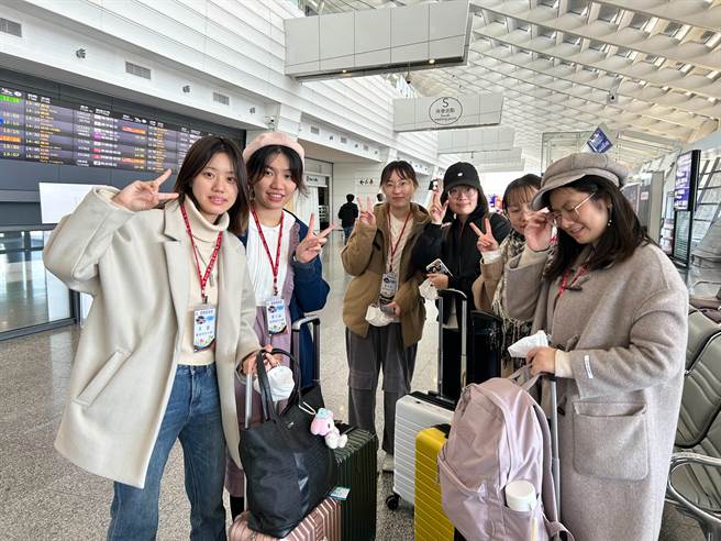 世新大学近日迎接41位来自香港城市大学的短期研修陆、港生来台，同学们纷纷表示，非常期待接下来在台湾的求学生活。(李功勤提供／李侑珊台北传真)