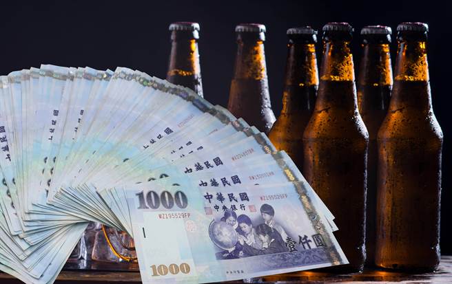 共饮啤酒后借车给同事开去再买一手，车主一样要罚12万元。(屏东分署提供)