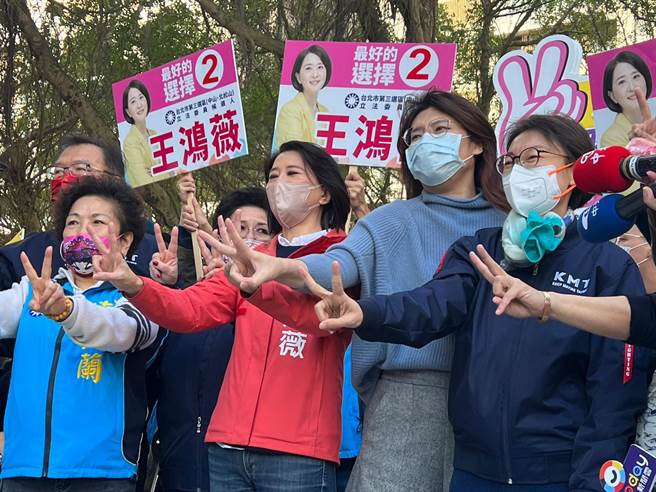 王鸿薇反批，吴怡农可能要补课，税收超徵跟税收短差，是两种预算概念。（李奇叡摄）