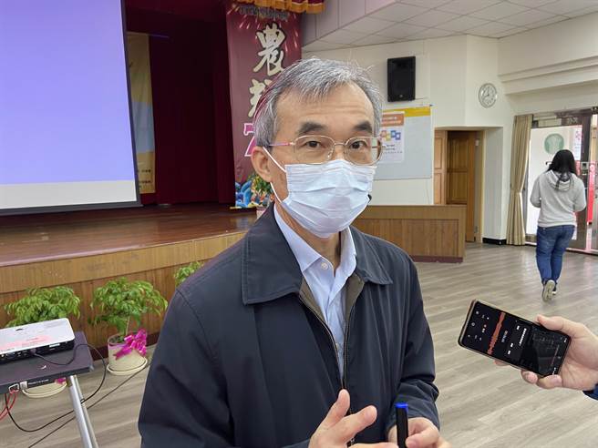 铁道局总工程师吕新喜表示，会将大眾意见纳入讨论，再做可行性评估。（吴佩蓉摄）