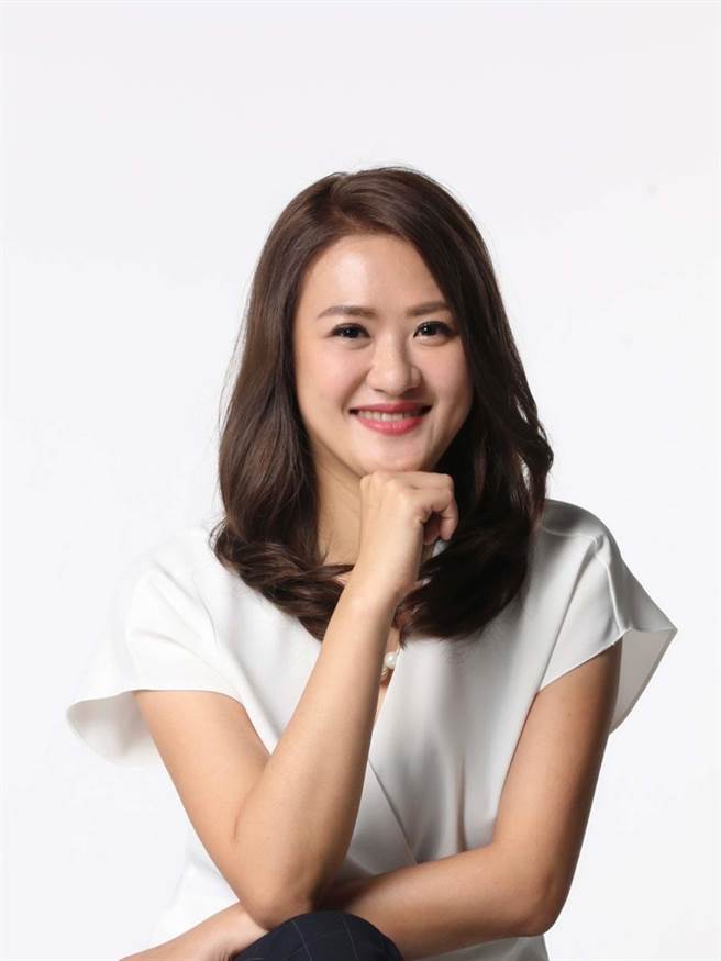 新任观光局长由高雄市议员高闵琳接任。（柯宗纬翻摄）