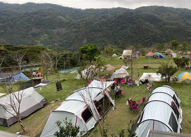 疫情衝击让「拥抱大自然」的露营活动逆势成长。（蔡依珍摄）