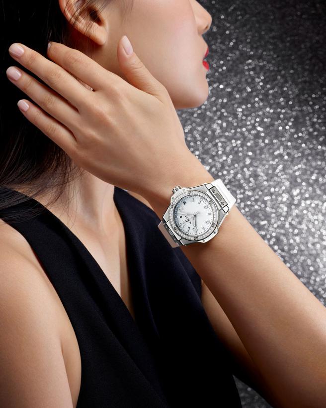 宇舶表打白色系腕表，Big Bang One Click精钢钻表， 48万8000元。（HUBLOT提供）