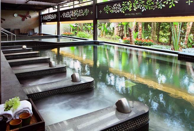 高雄花季度假饭店的大眾池。（高雄花季提供／林瑞益高雄传真）