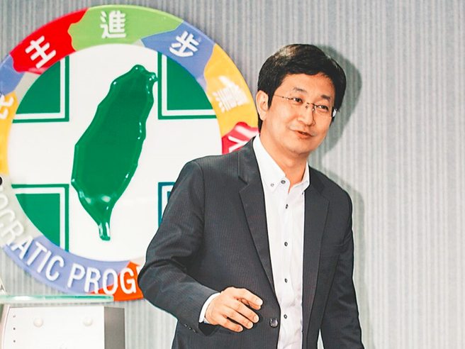 蔡适应选前就被质疑学位论文争议，如今选后又提案要求选举公报不列学歷，引发热议。（本报资料照）