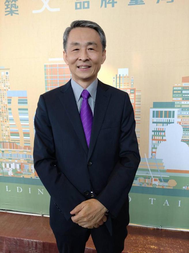 （维夫拉克公司董事长连智民，20日接任第13届台中市建筑经营协会理事长。图／曾丽芳）