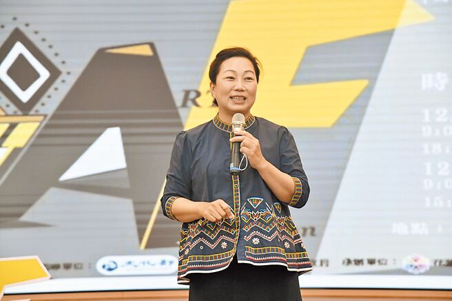 花蓮縣長徐榛蔚強調女性從政不必刻意強調性別，女性不比男性弱勢，從政初衷就是「民眾需要我，我來照顧大家」。（花蓮縣政府提供／王志偉花蓮傳真）