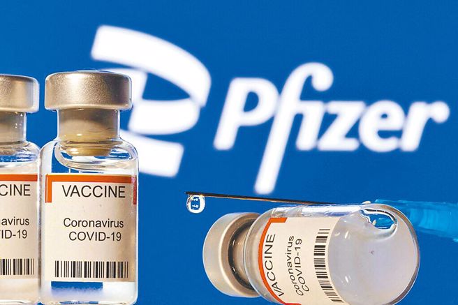 台湾民眾已认识到接种疫苗的重要性，已是普遍共识，接种情况相当踊跃。（图／路透）