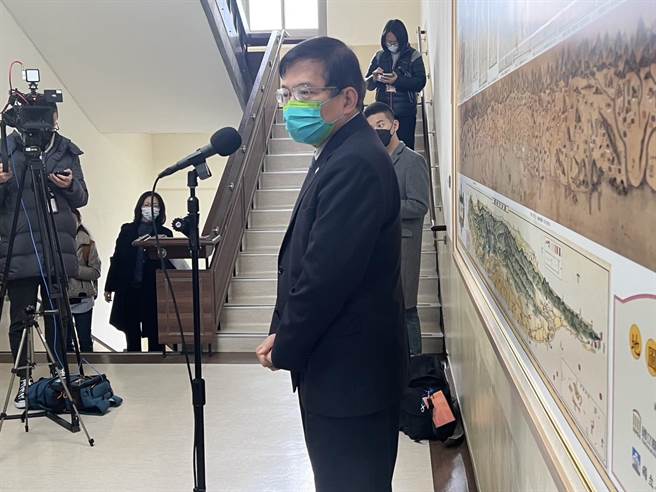 交通部长王国材今受访表示，小三通大概最近有会议在开，会在春节前会有答案，并由陆委会做宣布。（游念育摄）