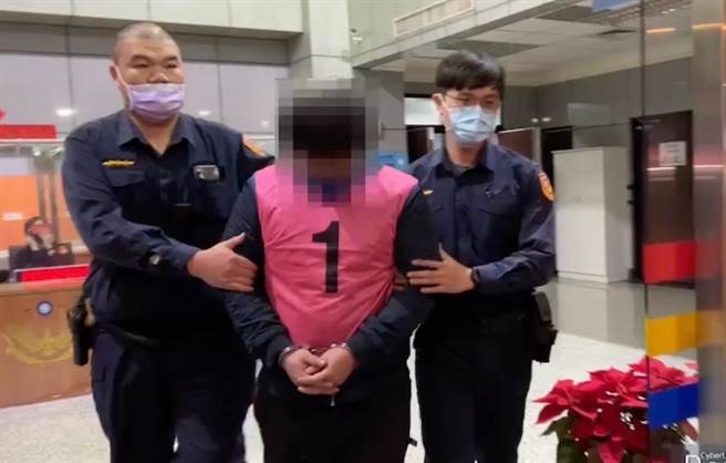 汽修科毕业的廖男在网路上自学改枪技术。（翻摄画面）