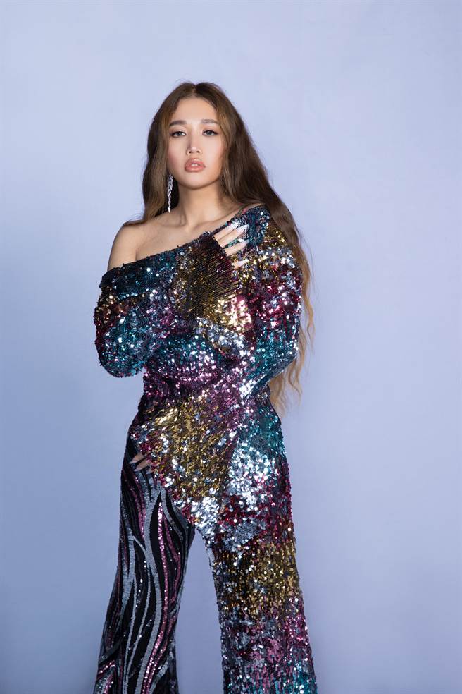 高市府21日公布，《亚湾未来市演唱会》独家重磅邀请天生歌姬「A-Lin」返乡压轴飙唱。（高市府新闻局提供／洪浩轩高雄传真）