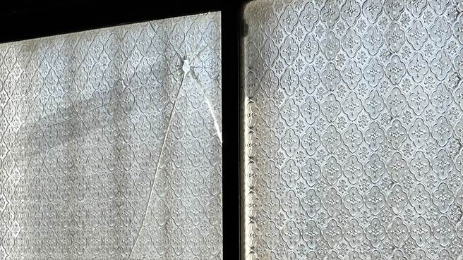 经鑑识人员检测孔洞周围呈阴性反应，初步排除火药式枪枝射击所致。（张毓翎摄）