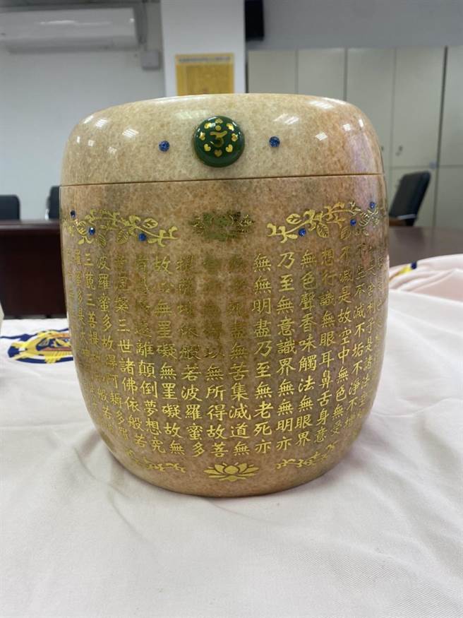 彰化縣警察局破獲涉嫌以「靈骨塔買賣、投資」名義詐騙民眾，導致投資人血本無歸，彰化縣警察局刑事警察大隊於日前循線逮捕詐騙集團成員5人。（彰化縣警察局提供／吳敏菁彰化傳真）