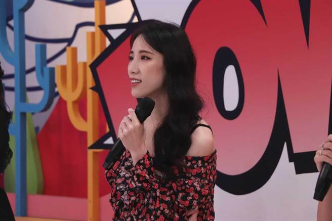 黃喬歆上節目分享旅行的豔遇經驗。（中天綜合台提供）