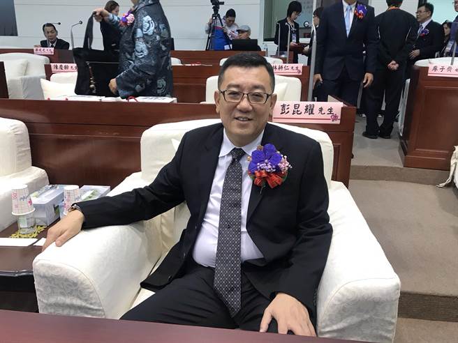 国民党新竹市议会14位党籍议员今天作第2度假投票，争取连任的议长许修睿毫无悬念的获14票全数通过支持。（陈育贤摄）