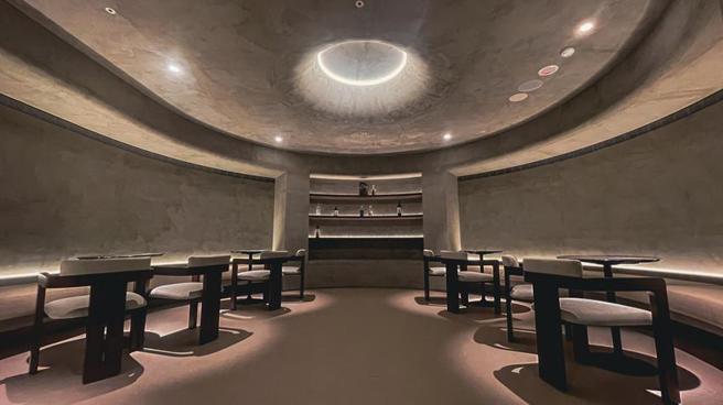 （台北圓山飯店打造全新餐飲體驗空間，由東密道延伸的「覓到酒吧」將於22日開幕。圖／圓山大飯店提供）