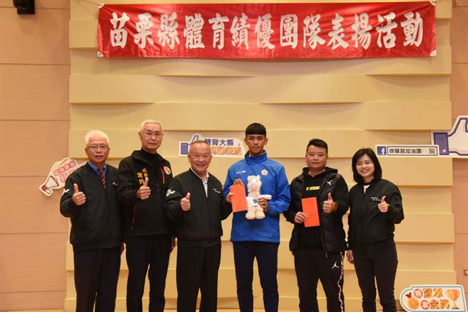 阿根廷凯旋归国的温晨宇。（苗栗县政府提供／李京升苗栗传真）