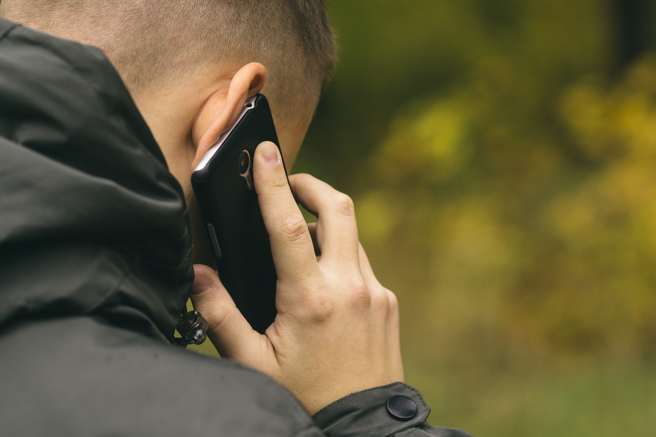 小鸡上工公布年度奇葩打工案例，其中竟有雇主因为睡过头，上网找人打电话向老板道歉。（示意图／shutterstock）