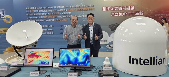 台湾区鲔渔公会总干事李冠廷（左）、相宇公司董事长周相宇。（柯宗纬摄）