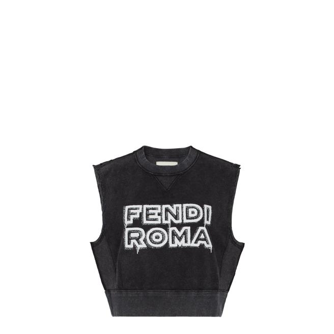 许光汉帅穿FENDI Roma系列，街头感十足的模样狙击许太太们的少女心。（FENDI提供）