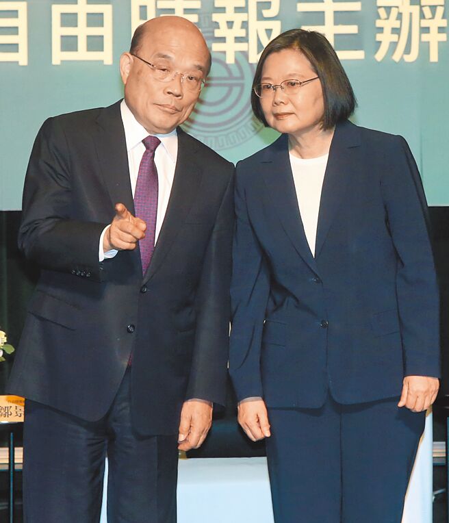 九合一选举，人民用行动否定「蔡苏体制」，民间要求内阁改组声浪持续升高，但蔡英文总统至今没出手，最新民调显示，蔡英文声望创44个月新低，下架苏内阁已成唯一解方。（本报资料照片）