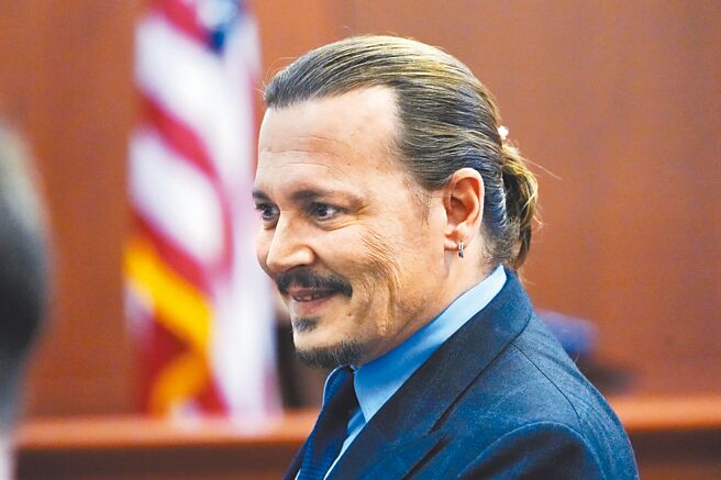 强尼戴普（见图）和安柏赫德终于达成和解。（美联社）