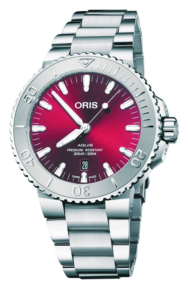ORIS Aquis日期表，樱桃红表盘，6万3000元。（ORIS提供）