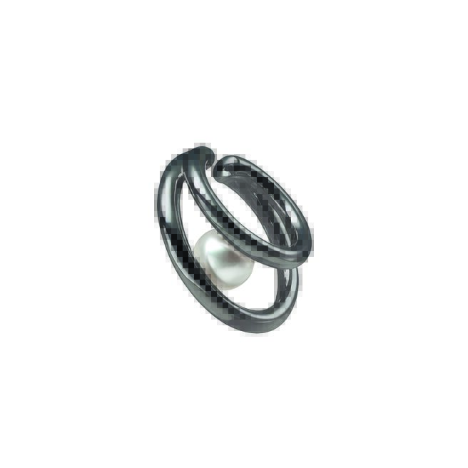 Mikimoto Passionoir系列双环珍珠耳骨夹，1万元。（MIKIMOTO提供）