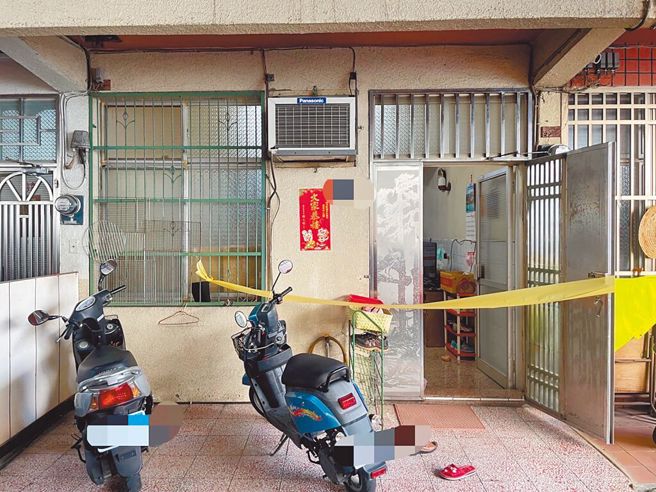 彰化市21日上午发生人伦惨案，69岁吴姓老妇涉嫌用电线勒毙酒醉76岁陈姓丈夫，警方封锁现场侦办。（民眾提供／吴敏菁彰化传真）