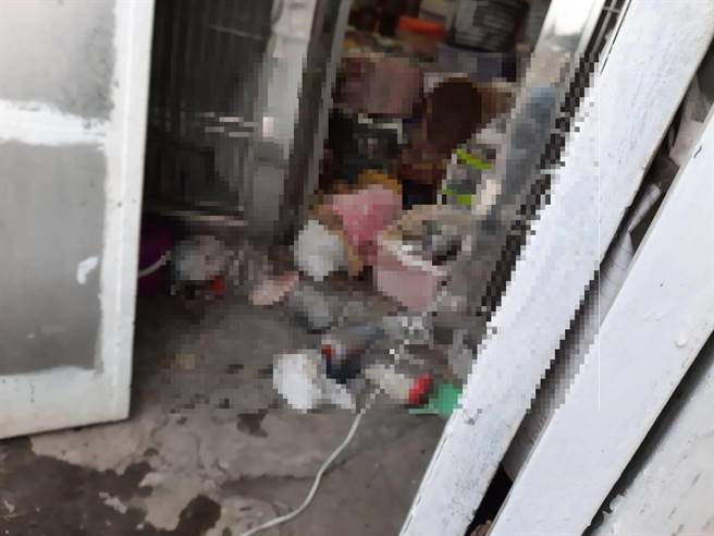 大家破门进入后就发现陈姓比丘尼倒卧在地。（翻摄照片／李京升苗栗传真）